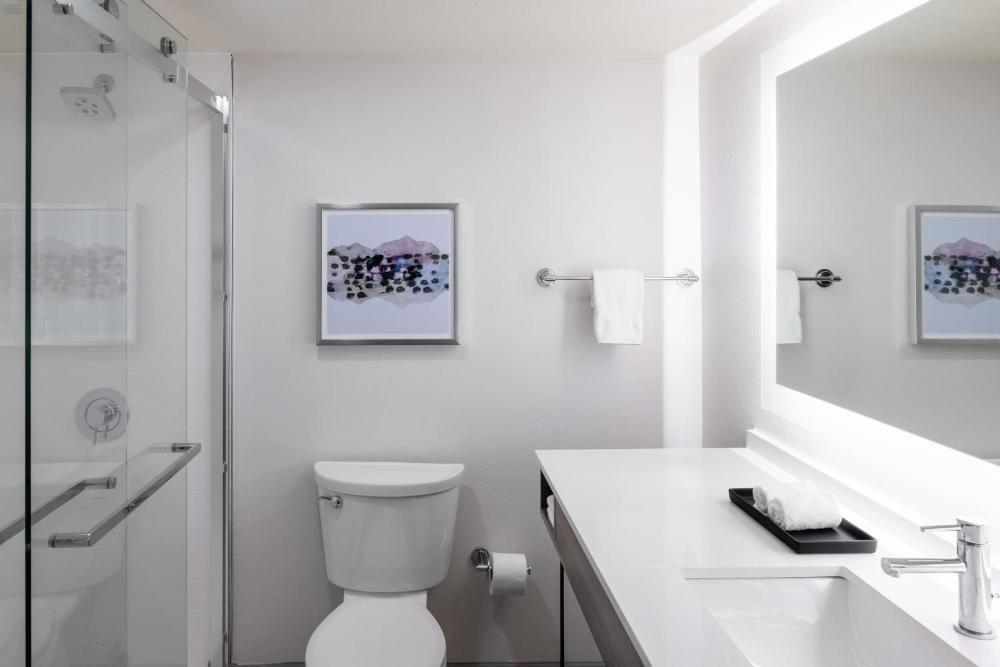 Standard King Room interior